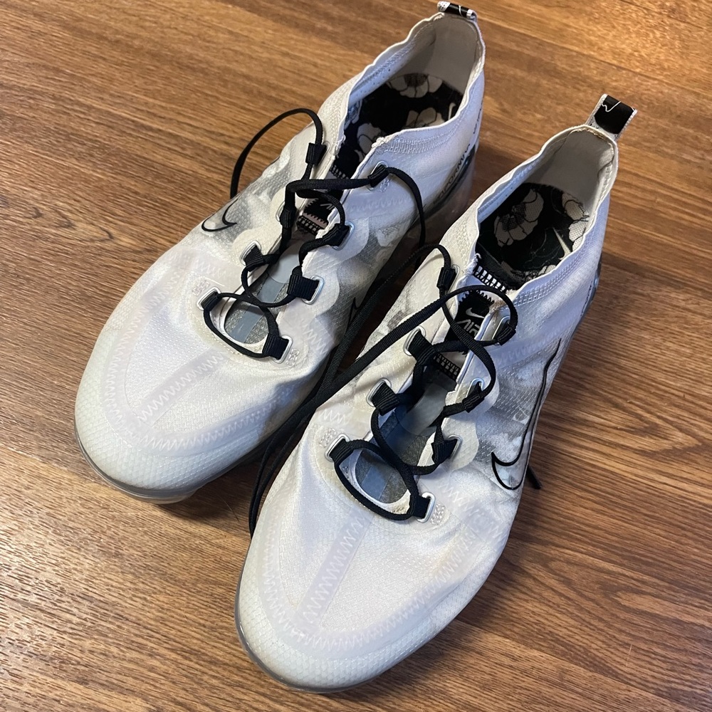 Womens Nike VaporMax
